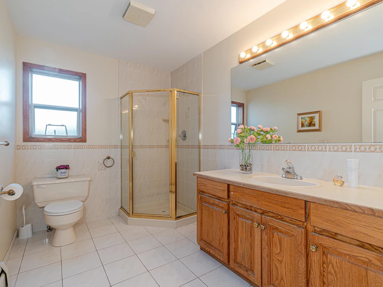6865 Grant Place, Burnaby, BC, V5B 4X4 - 12
