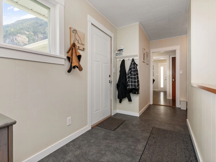 63685 Old Yale Road, Hope, BC, V0X 1L2 - 34