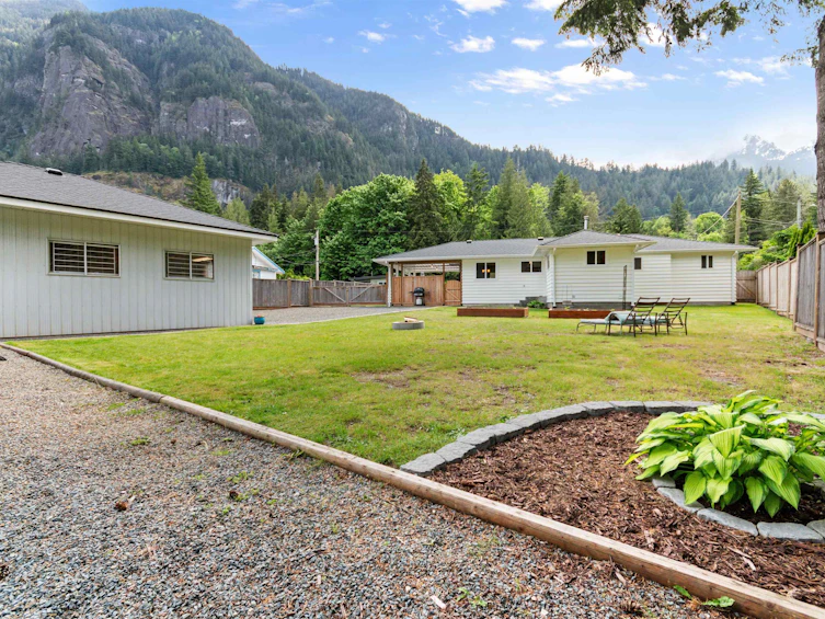 63685 Old Yale Road, Hope, BC, V0X 1L2 - 9