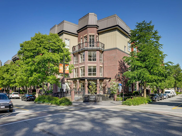 203-2628 Maple Street, Port Coquitlam, BC, V3C 0E2 - 2