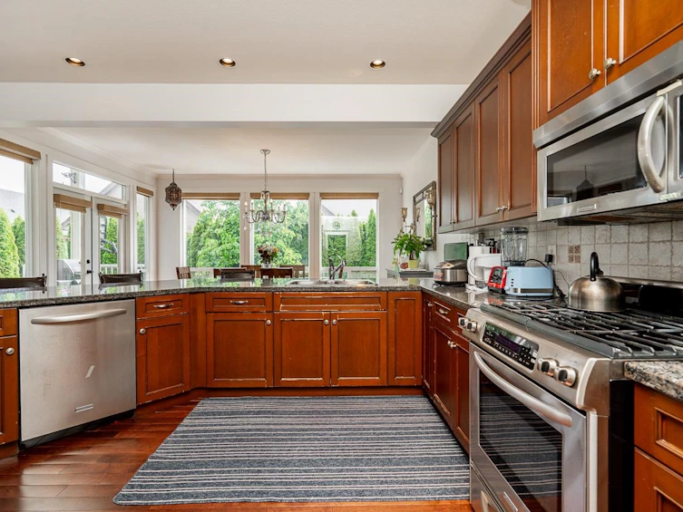 19726 70 Avenue, Langley, BC, V2Y 3E8 - 12