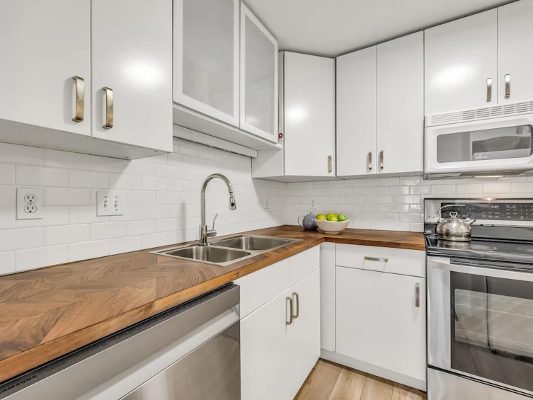 209-1433 E 1st Avenue, Vancouver, BC, V5N 1A4 - 3