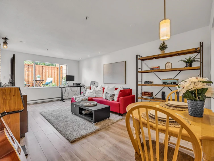 209-1433 E 1st Avenue, Vancouver, BC, V5N 1A4 - 2