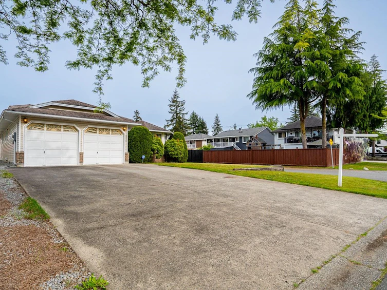 8816 157 Street, Surrey, BC, V4N 2Y8 - 2