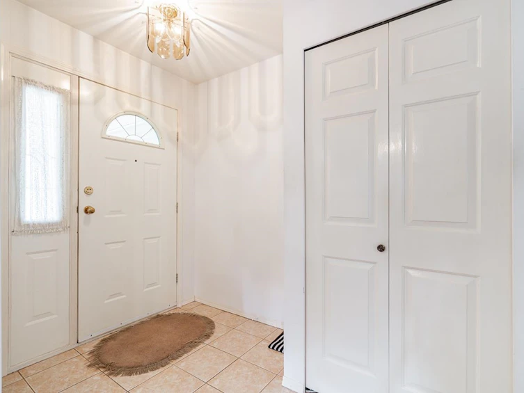 8816 157 Street, Surrey, BC, V4N 2Y8 - 4