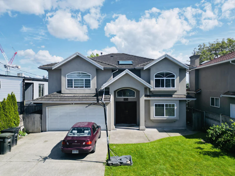 7874 14th Avenue, Burnaby BC V3N 2B2