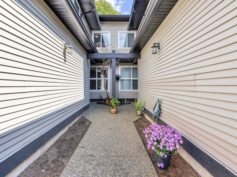 90-36060 Old Yale Road, Abbotsford, BC, V3G 2E9 - 2