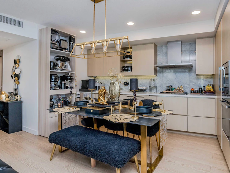 688-87 Nelson Street, Vancouver, BC, V6Z 0E8 - 10