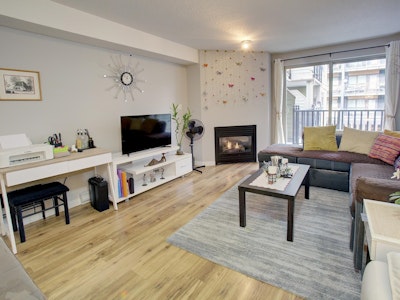 207-38003 Second Avenue - 2