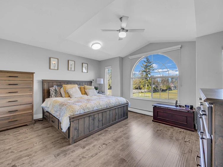 12376 100 Avenue, Surrey, BC, V3V 2X3 - 12