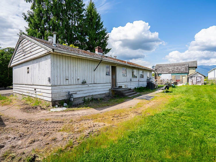 18365 Lougheed Highway, Pitt Meadows, BC, V3Y 2J6 - 4