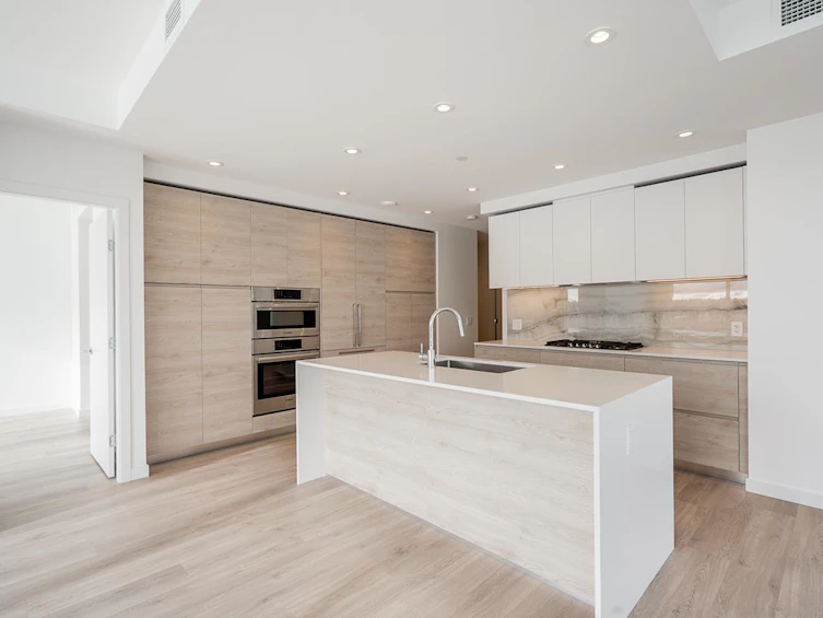 808-660 Quayside Drive, New Westminster, BC, V3M 0P1 - 7