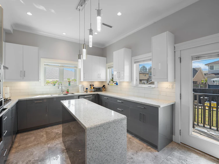 6960 Bryant Court, Burnaby, BC, V5E 1S9 - 8