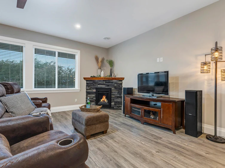 46123 Roy Avenue, Chilliwack, BC, V2R 2C2 - 24