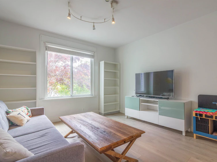 1127 E Pender Street, Vancouver, BC, V6A 1W6 - 2