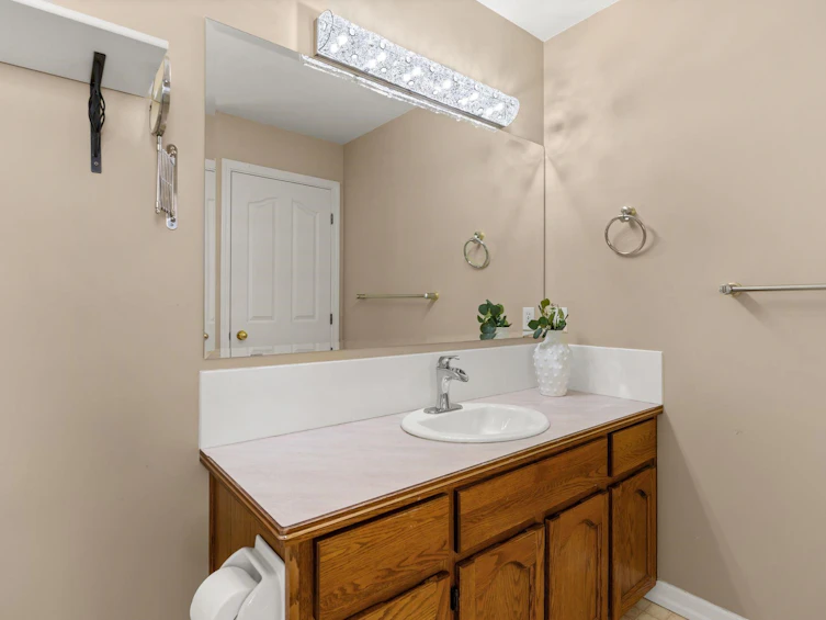 18687 56a Avenue, Surrey, BC, V3S 7Y2 - 9