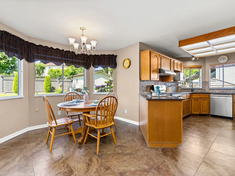 18687 56a Avenue, Surrey, BC, V3S 7Y2 - 5
