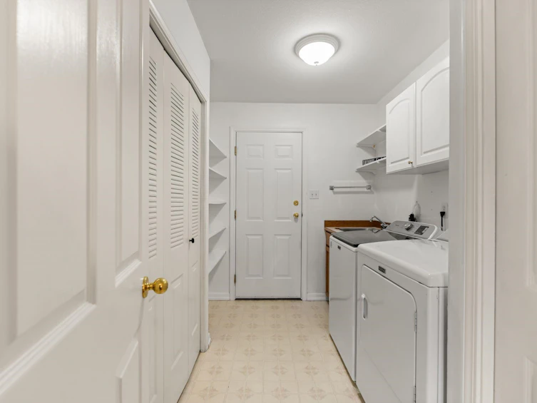 18687 56a Avenue, Surrey, BC, V3S 7Y2 - 8