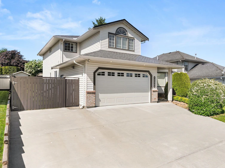 18687 56a Avenue, Surrey, BC, V3S 7Y2