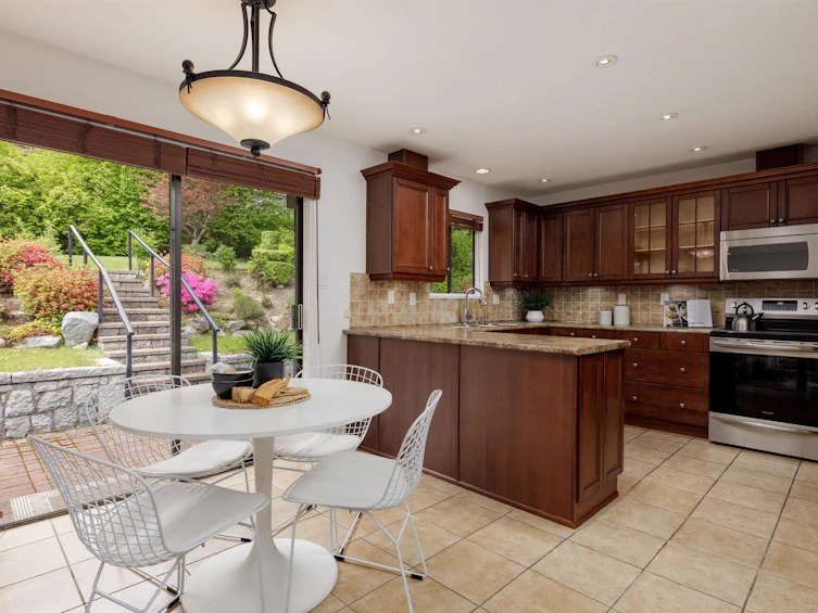 548 E Braemar Road, North Vancouver, BC, V7N 1R3 - 11