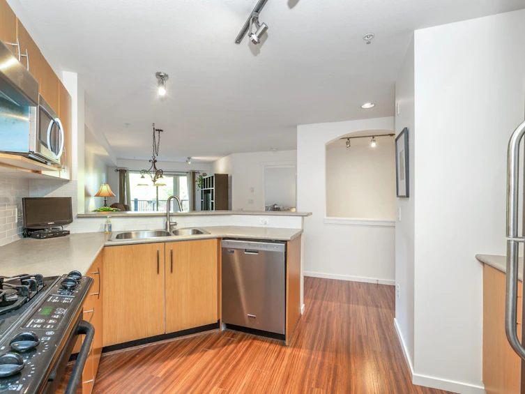 209-300 Klahanie Drive, Port Moody, BC, V3H 5K8 - 10