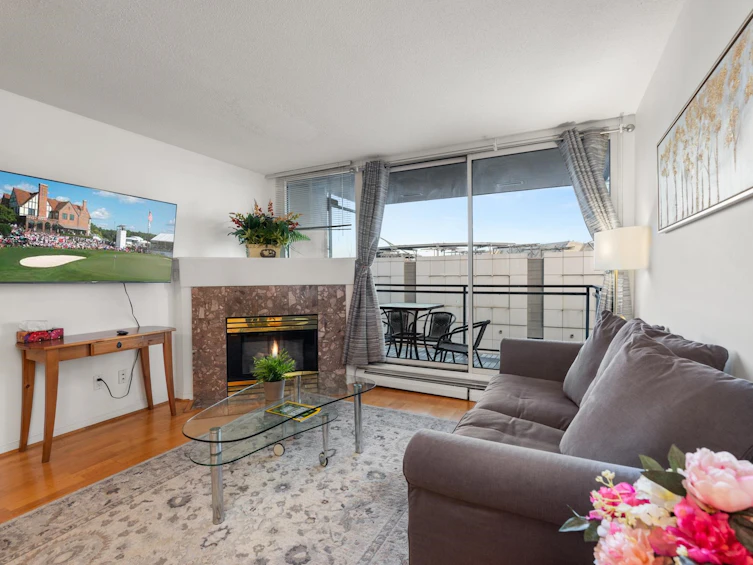610-555 Abbott Street, Vancouver, BC, V6B 6B8 - 3