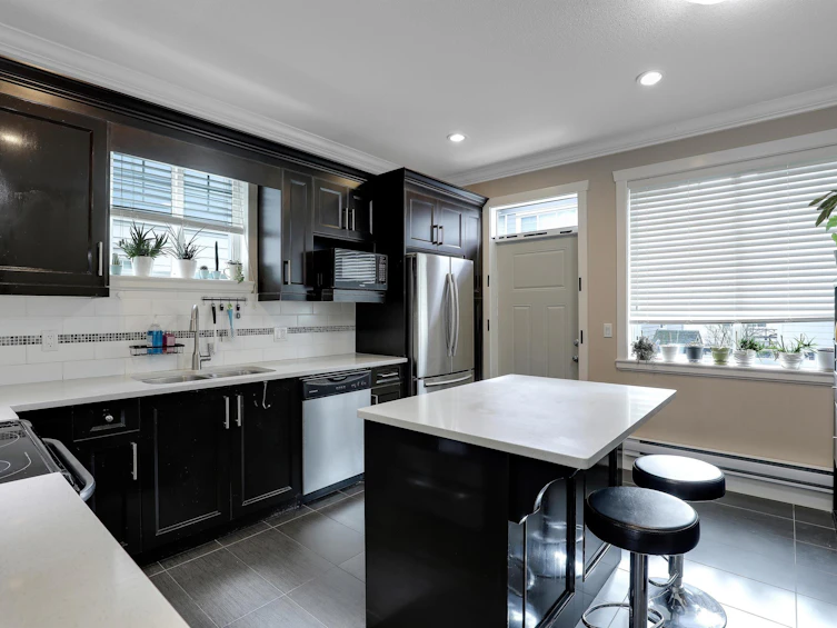 87-15399 Guildford Drive Drive, Surrey, BC, V3R 7C6 - 10