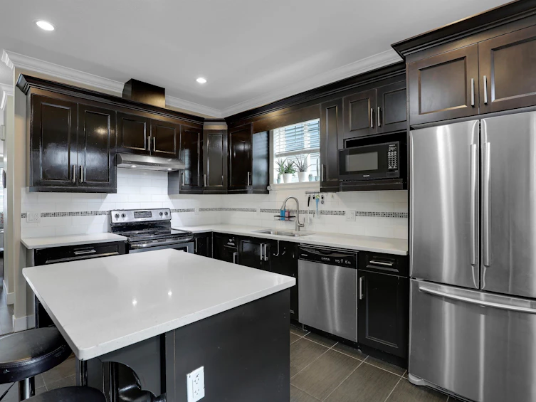 87-15399 Guildford Drive Drive, Surrey, BC, V3R 7C6 - 12