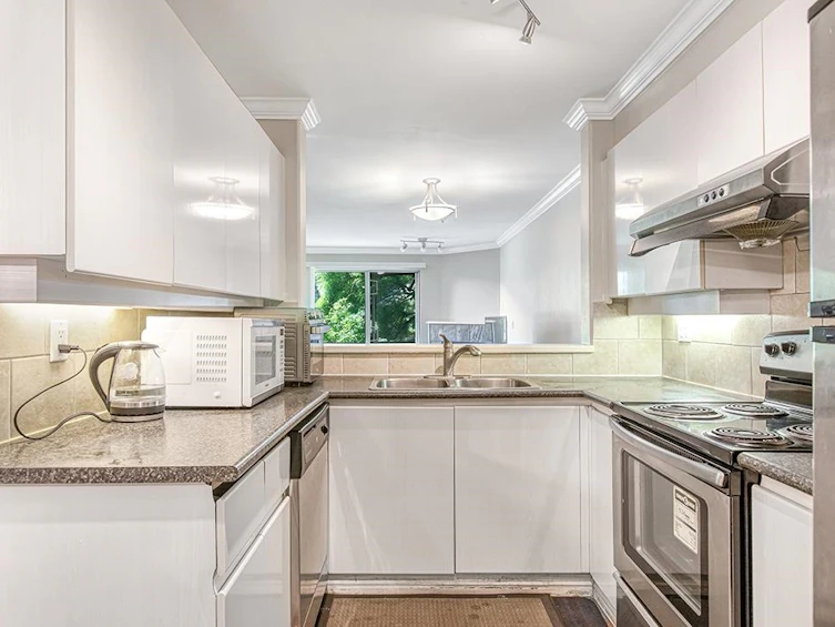 301-210 Carnarvon Street, New Westminster, BC, V3L 1B8 - 5