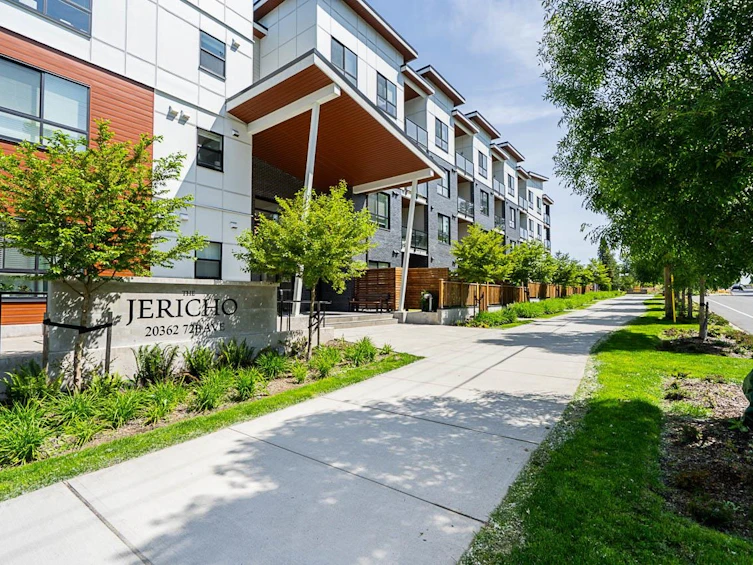 215-20362 72b Avenue, Langley, BC, V2Y 5K4