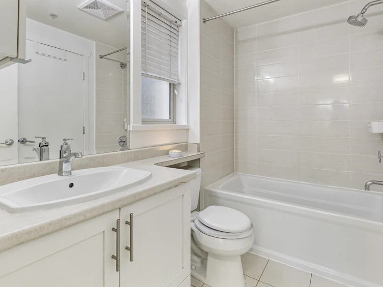103-13468 King George Boulevard, Surrey, BC, V3T 0H5 - 15