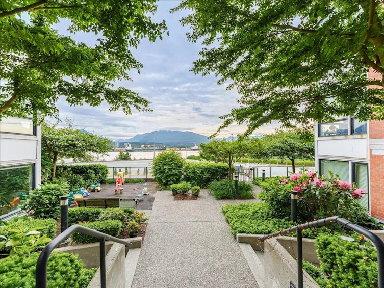 2951 Wall Street, Vancouver, BC, V5K 0A6 - 36