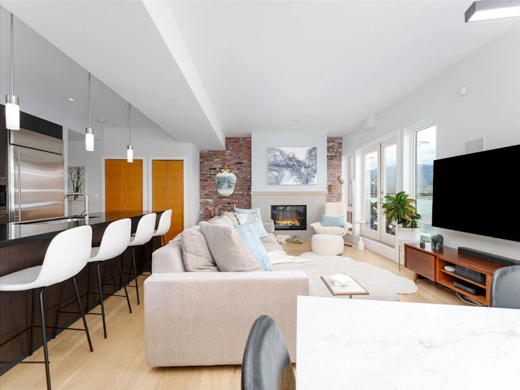 2951 Wall Street, Vancouver, BC, V5K 0A6 - 9