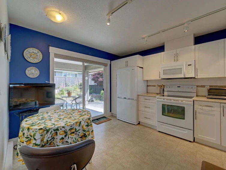 6258 Kevins Road, Sechelt, BC, V7Z 0V2 - 10