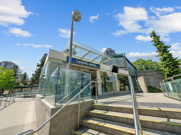 802-7388 Kingsway, Burnaby, BC, V3N 0G9 - 36