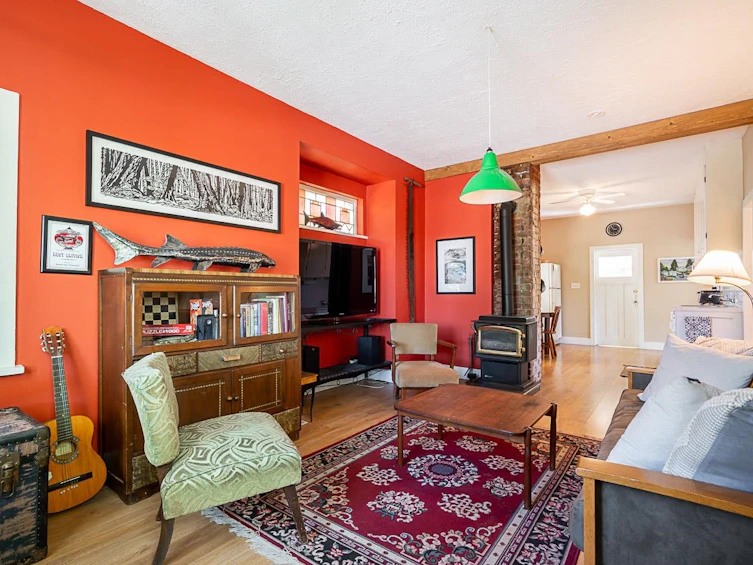 3336 E Georgia Street, Vancouver, BC, V5K 2L4 - 5