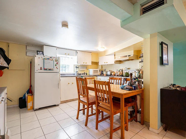 3336 E Georgia Street, Vancouver, BC, V5K 2L4 - 21