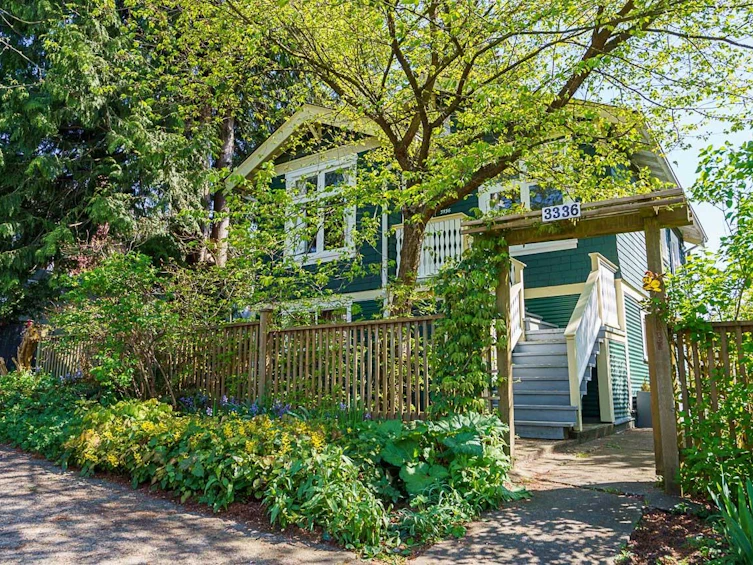 3336 E Georgia Street, Vancouver, BC, V5K 2L4 - 4