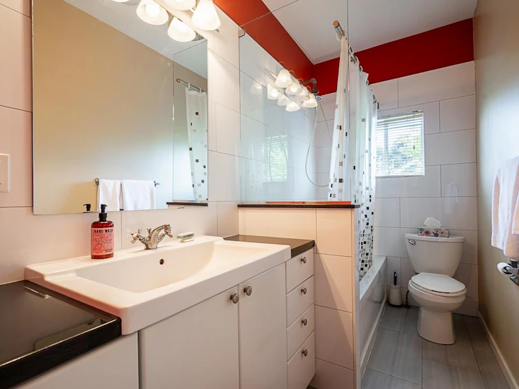 3336 E Georgia Street, Vancouver, BC, V5K 2L4 - 15