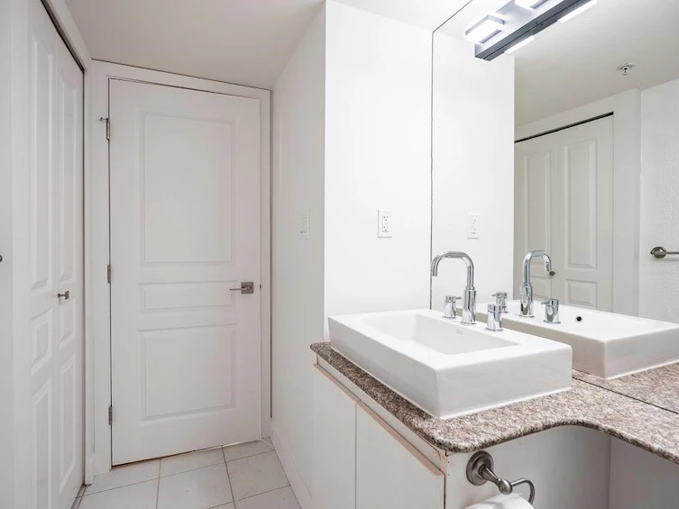 701-1189 Howe Street, Vancouver, BC, V6Z 2X4 - 16