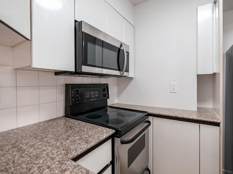 701-1189 Howe Street, Vancouver, BC, V6Z 2X4 - 5