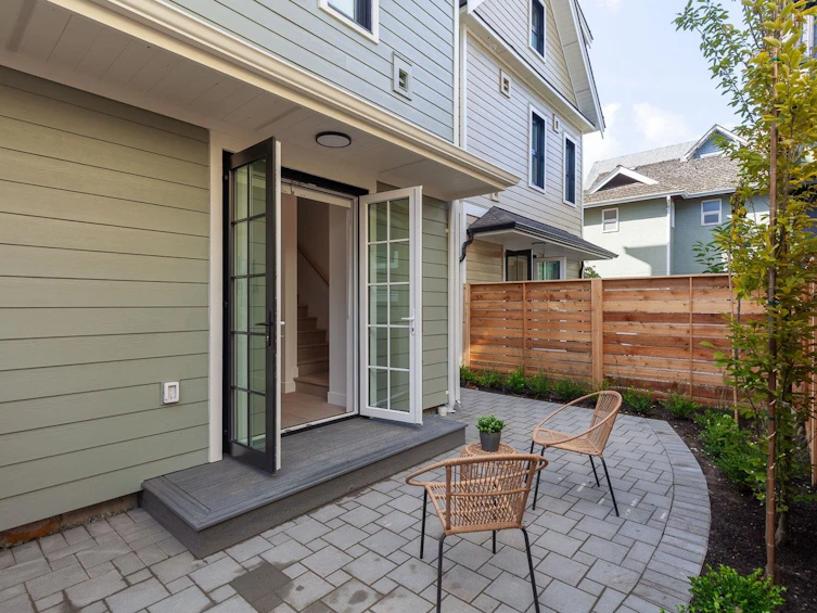 1963 Napier Street, Vancouver, BC, V5L 2N6 - 9