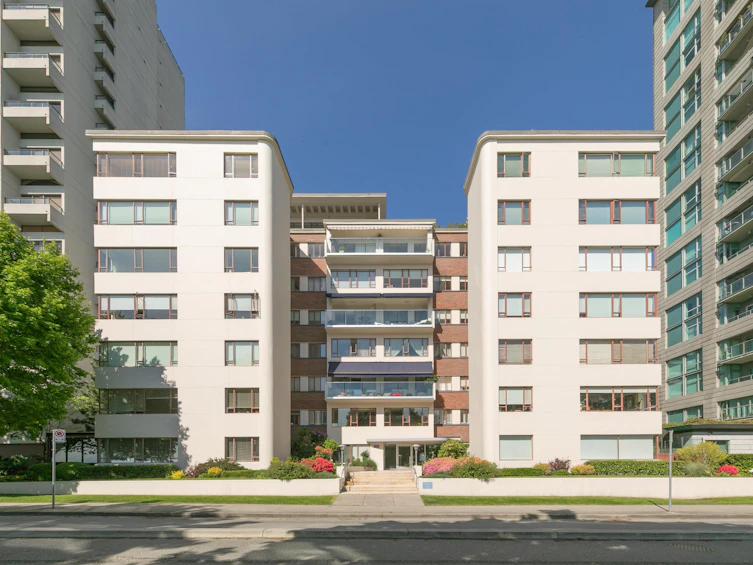 301-1949 Beach Avenue, Vancouver, BC, V6G 1Z2 - 3