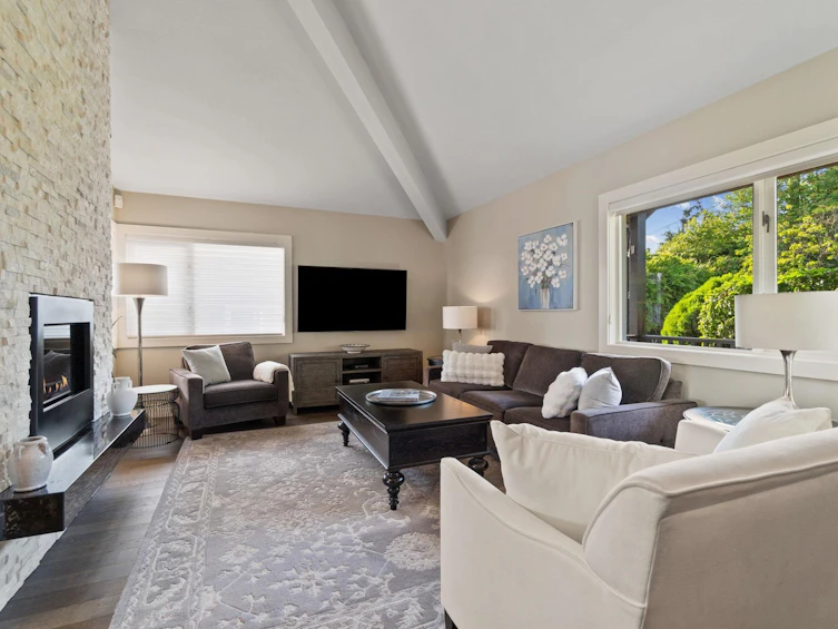 4208 Southwood Street, Burnaby, BC, V5J 2E9 - 4