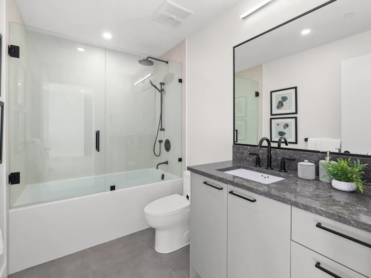 210-20416 Park Avenue, Langley, BC, V3A 0N2 - 20