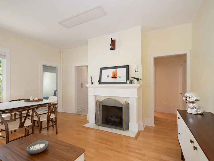 3652 Point Grey Road, Vancouver, BC, V6R 1A9 - 4