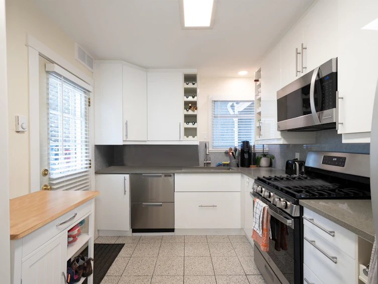 3652 Point Grey Road, Vancouver, BC, V6R 1A9 - 6