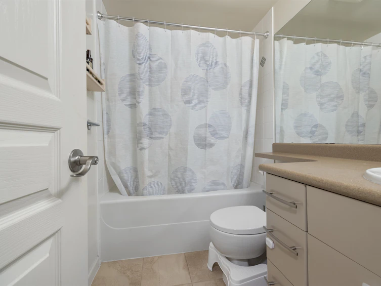 004-9288 University Crescent, Burnaby, BC, V5A 4X7 - 9