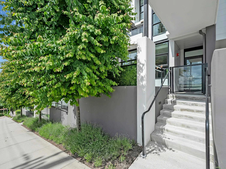 1017 Quebec Street, New Westminster, BC, V3M 0M3 - 2