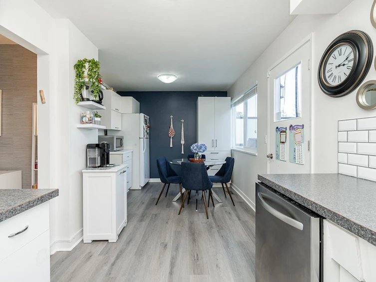 10-10900 No. 3 Road, Richmond, BC, V7A 1X1 - 3